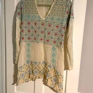 Beautiful Johnny Was tunic. Excellent condition. No flaws. Perfect for Spring!